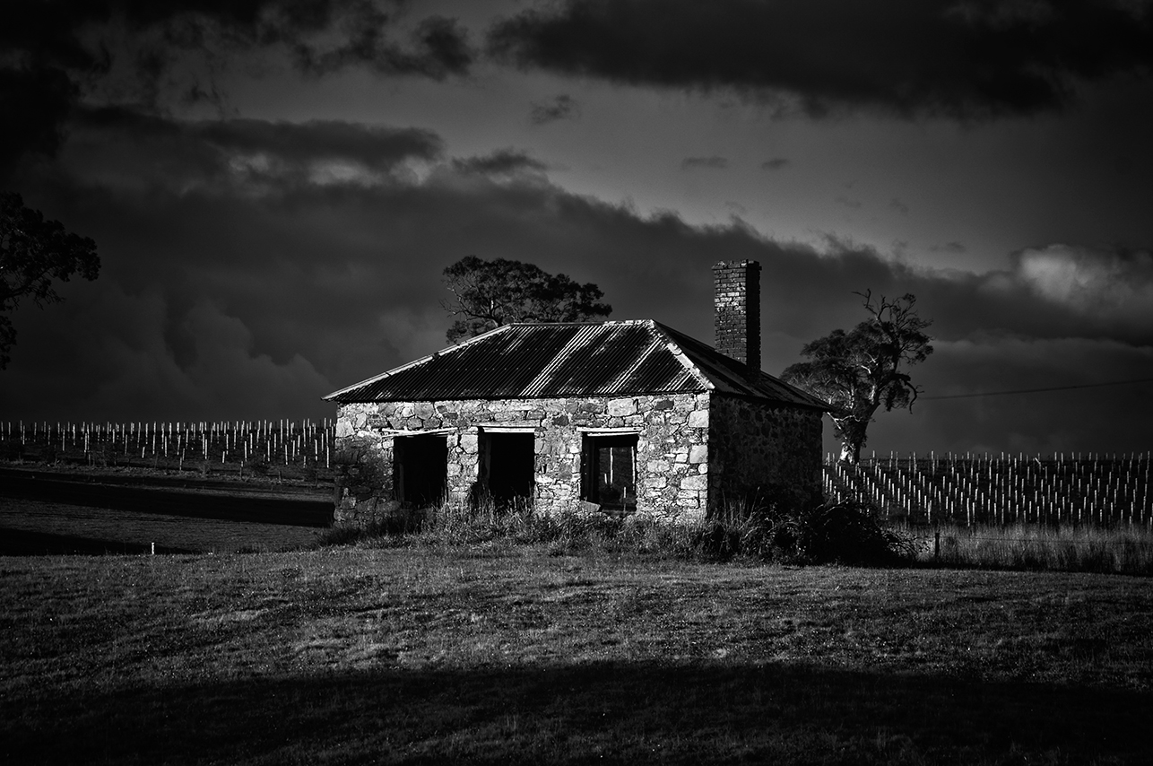 Abandoned vineyard home, Balhannah, Adelaide Hills. Photographer -- Lee Hopkins, leehopkinsphotography.com